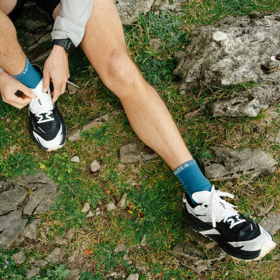 Speedgoat "7 Black/White"