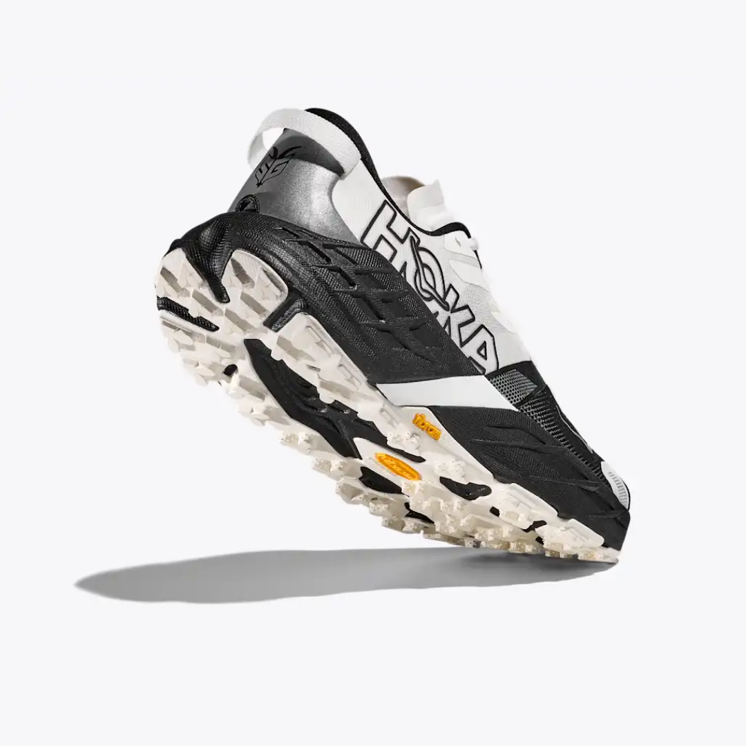 Speedgoat "7 Black/White"
