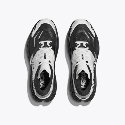 Speedgoat "7 Black/White"